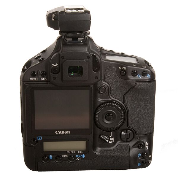 File:MiniTT1 on camera shoe.jpg
